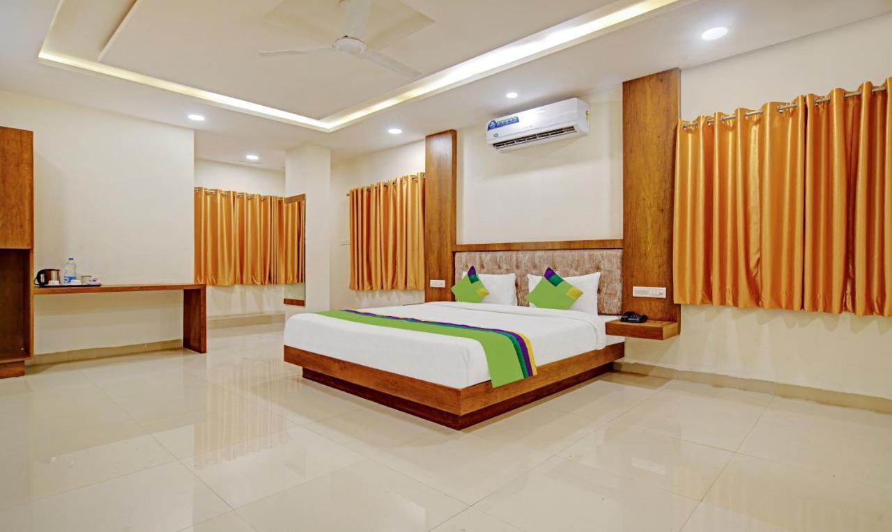 Treebo Royal Empire 3* Indore