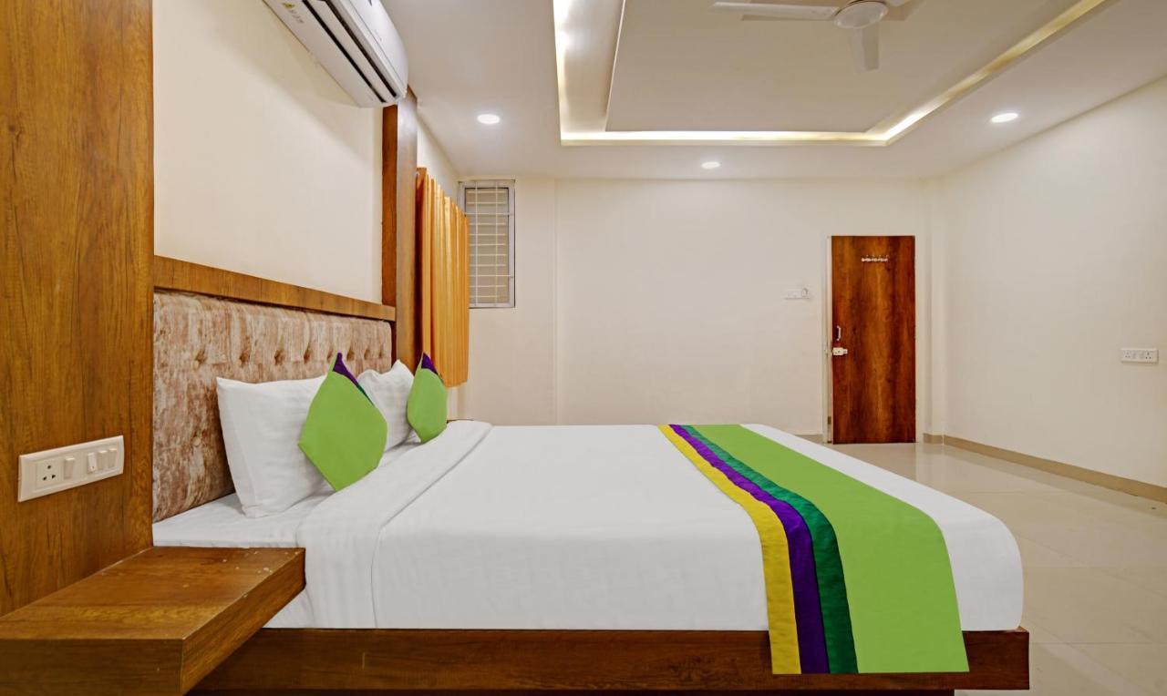 Treebo Royal Empire 3* Indore