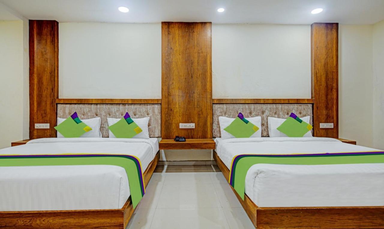 Hotel Treebo Royal Empire 3*