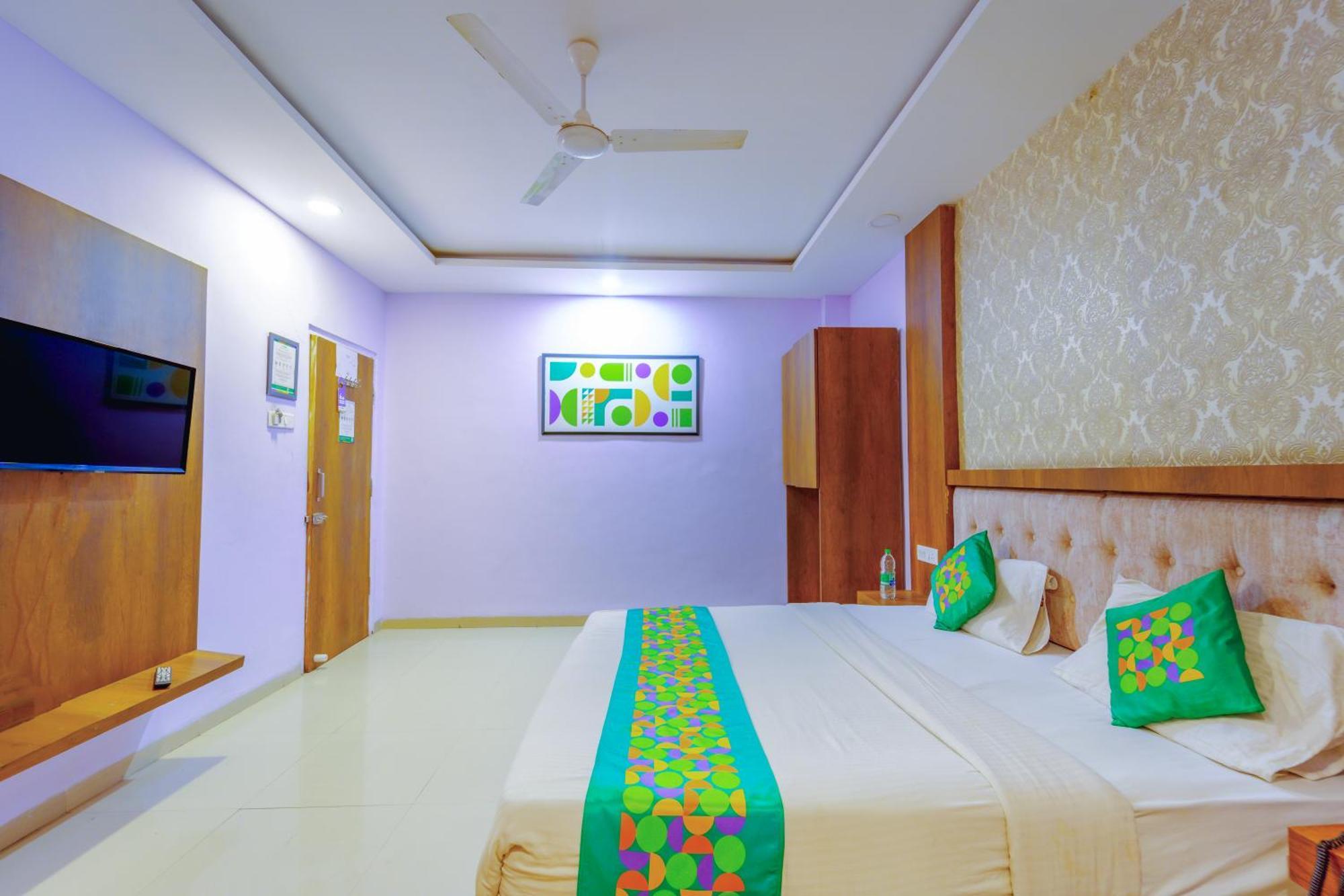 Hotel Treebo Royal Empire 3*